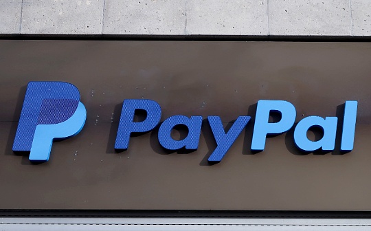 比特币挖矿机靠什么赚钱